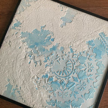 गैलरी व्यूवर में इमेज लोड करें, Blue White Eden Wall Art by Evolve India
