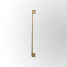गैलरी व्यूवर में इमेज लोड करें, Gold Textured Brass Metal Door Handle by Evolve India
