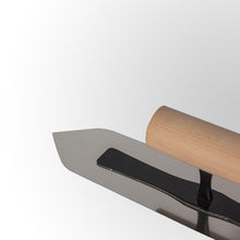 गैलरी व्यूवर में इमेज लोड करें, Stainless Steel Trowel With Wooden Handle For Corner Application (9 Inch)
