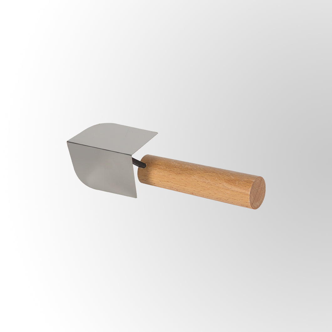 Stainless Steel Trowel With Wooden Handle For Inward Edges Application (7 inch)